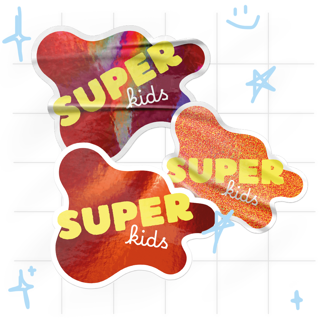 Klatformede "Super Kids"-klistermærker med holografisk og glitrende finish til Super Kids Paris